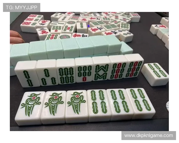 微扑克棋牌：多平台支持随时随地畅玩，开启你的随身棋牌娱乐新体验